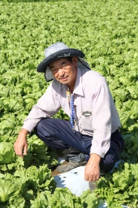 「森の落ち葉が良い土を作ります」と菊池さん