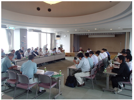 室内検討会の様子