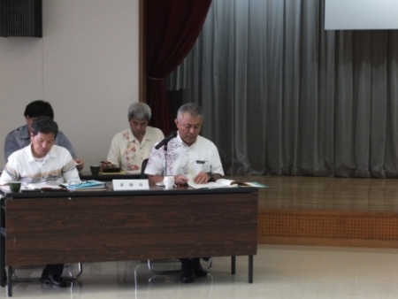 平成29年度事業計画について説明する友利事務局長
