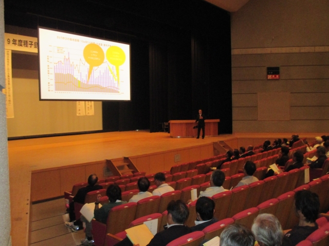 写真3 森永代表取締役社長による講演