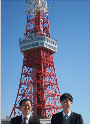 助成業務課（左から）室田、今岡（Licensed by TOKYO TOWER）