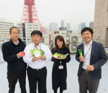 野菜業務部予約業務課の職員