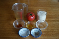 トマトの丸ごと炊き込みご飯　材料