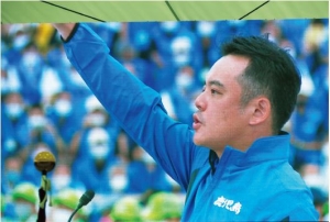 宣誓する森義之さん